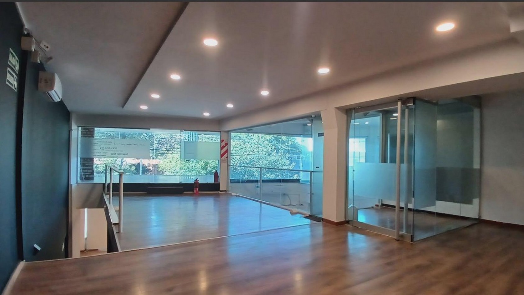 Local Comercial de Gran Escala en Alquiler - Av. Spilimbergo al 3500, Cordoba.