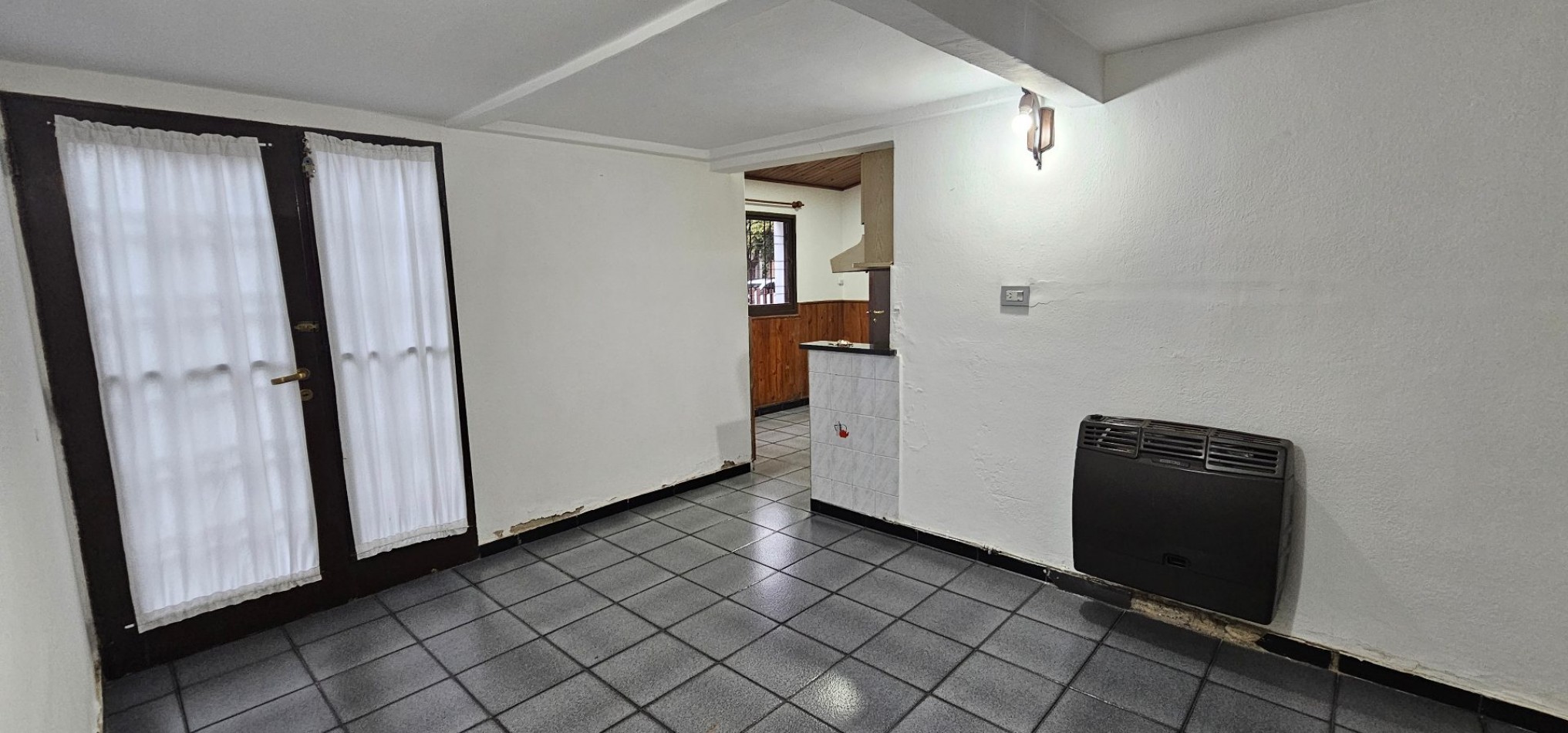 CASA EN VENTA - B° POETA LUGONES - IDEAL PARA MODERNIZAR