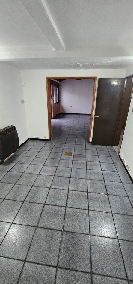 CASA EN VENTA - B° POETA LUGONES - IDEAL PARA MODERNIZAR