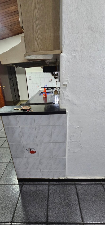 CASA EN VENTA - B° POETA LUGONES - IDEAL PARA MODERNIZAR