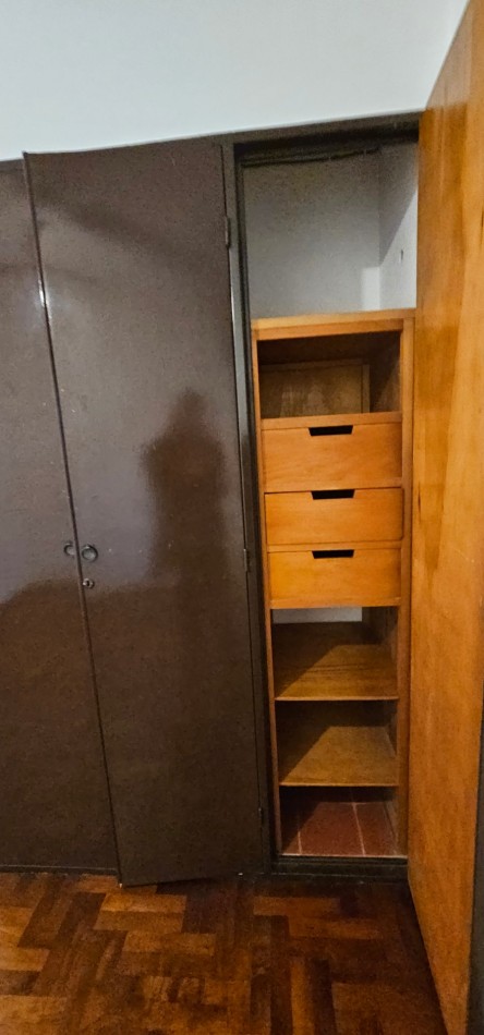 CASA EN VENTA - B° POETA LUGONES - IDEAL PARA MODERNIZAR