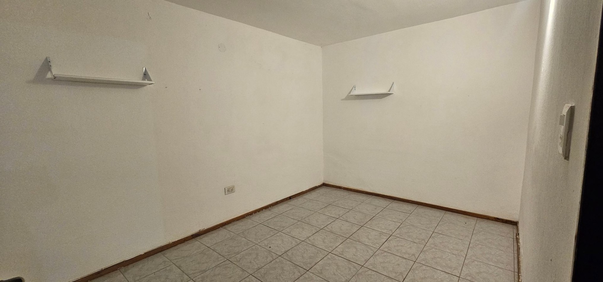 CASA EN VENTA - B° POETA LUGONES - IDEAL PARA MODERNIZAR