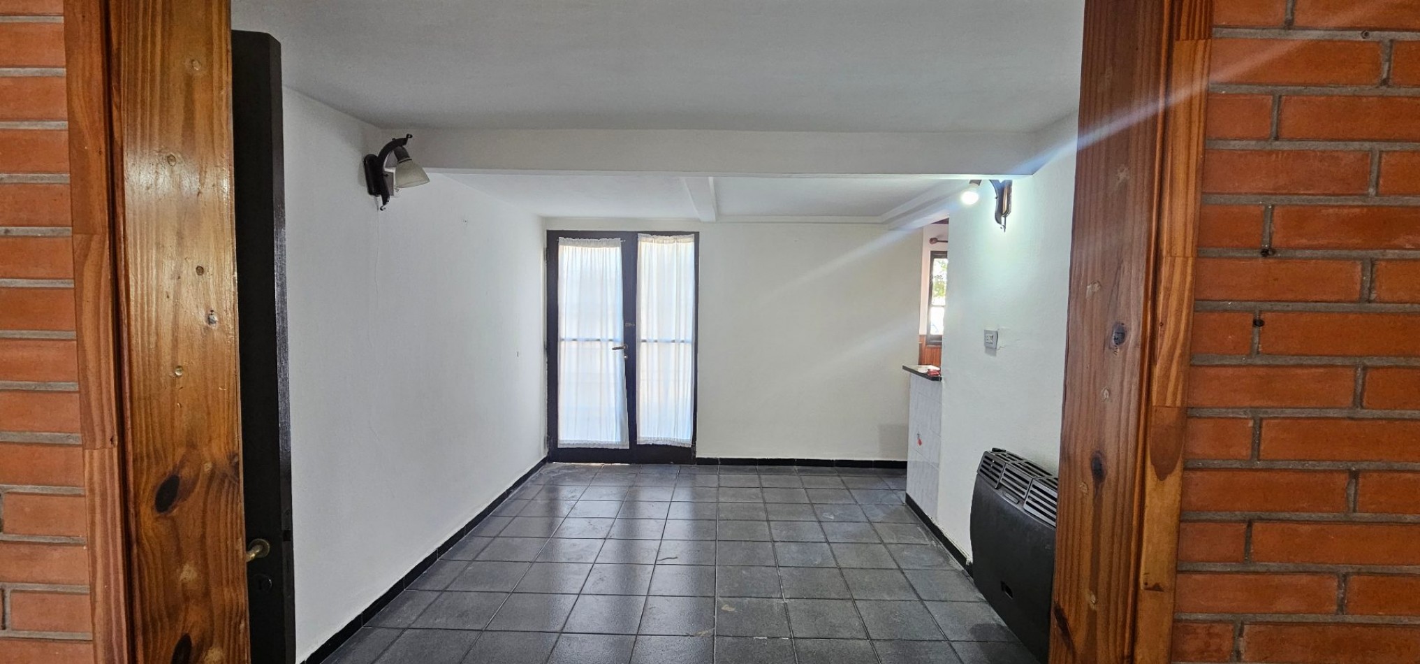 CASA EN VENTA - B° POETA LUGONES - IDEAL PARA MODERNIZAR