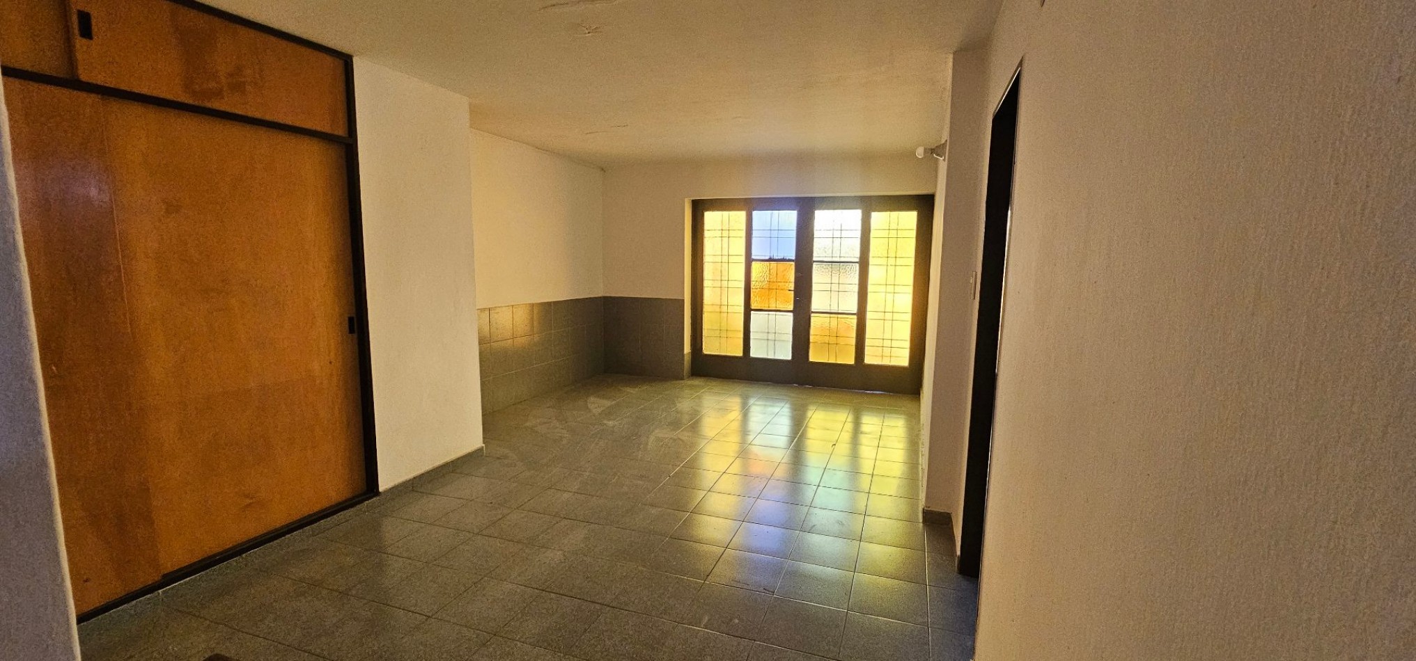 CASA EN VENTA - B° POETA LUGONES - IDEAL PARA MODERNIZAR