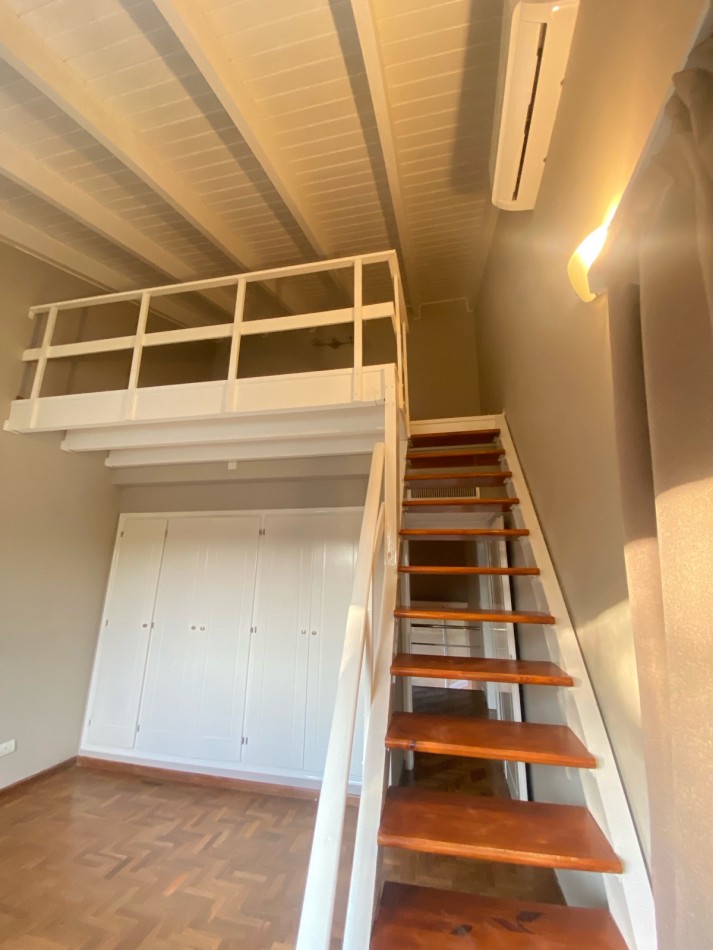 CASA 5 Dorm EN ALQUILER - B° Costa Verde