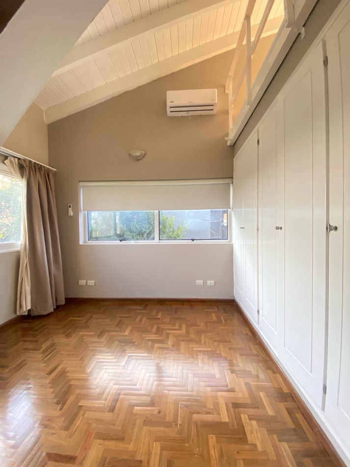 CASA 5 Dorm EN ALQUILER - B° Costa Verde