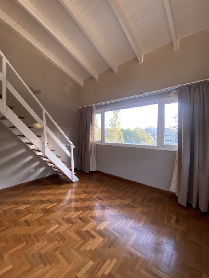 CASA 5 Dorm EN ALQUILER - B° Costa Verde
