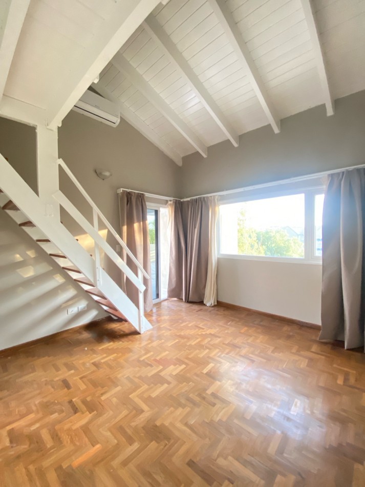 CASA 5 Dorm EN ALQUILER - B° Costa Verde