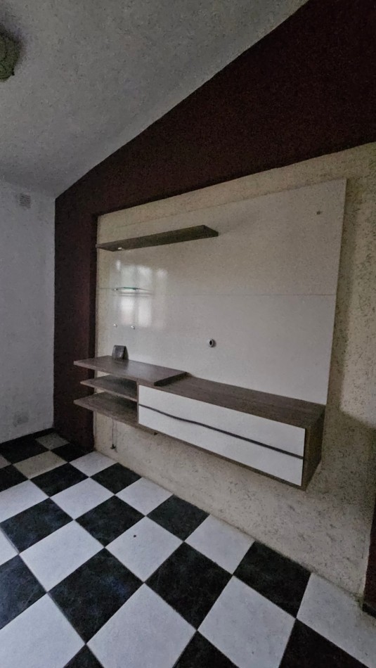 COMODA CASA DE 4 DORMITORIOS EN VENTA-SALDAN