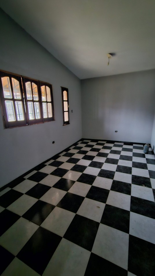 COMODA CASA DE 4 DORMITORIOS EN VENTA-SALDAN