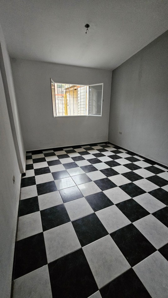 COMODA CASA DE 4 DORMITORIOS EN VENTA-SALDAN