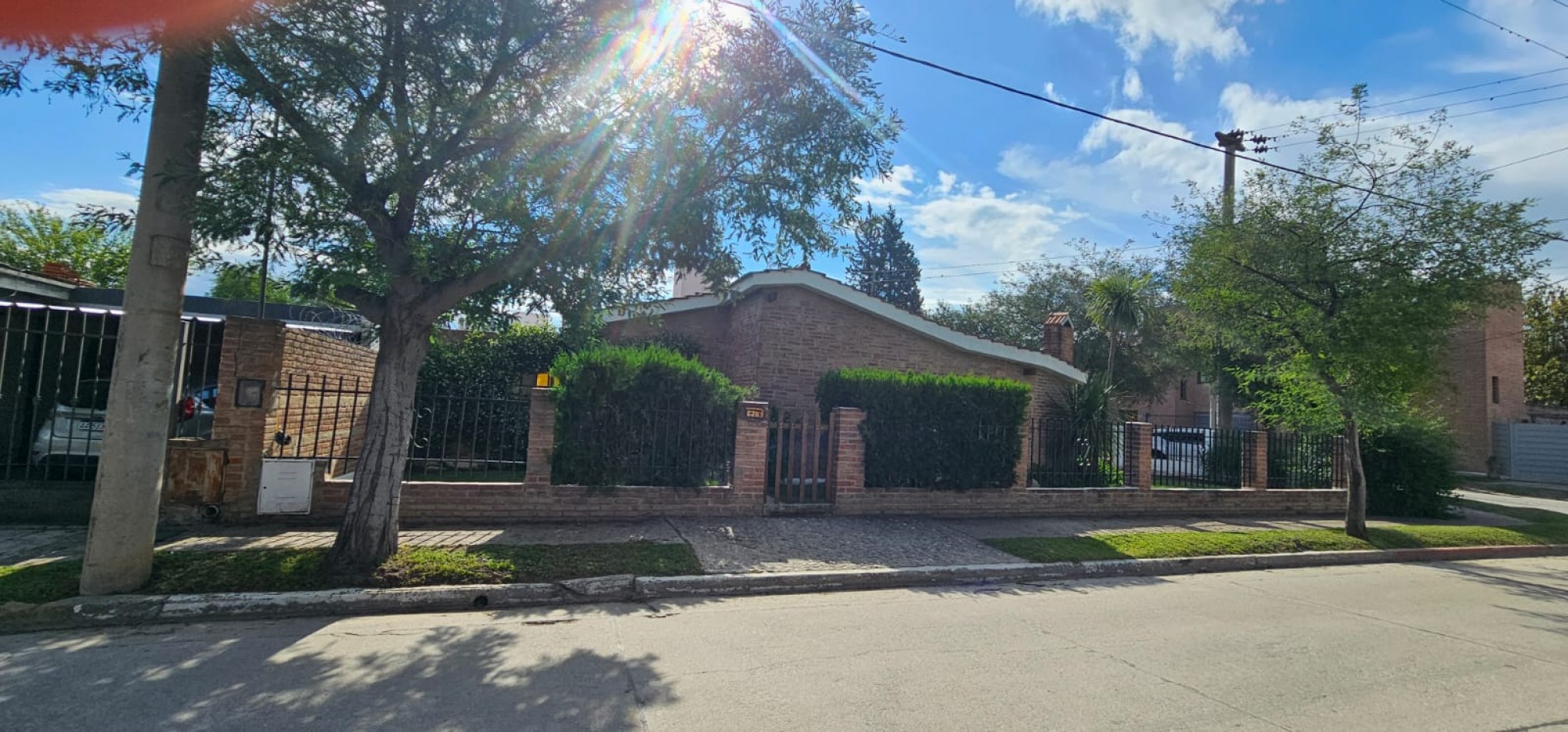 🚀 ARGUELLO-EL REFUGIO-CASA 4 DORM PLANTA BAJA A MTS DE RECTA MARTINOLLI 