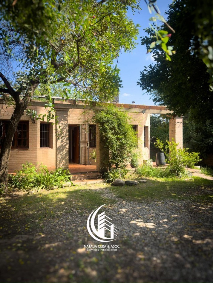 ALQUILER: Casa Quinta en Arguello 4 Dorm con Gran Parque y Pileta